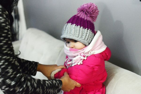 how to layer baby clothes in winter