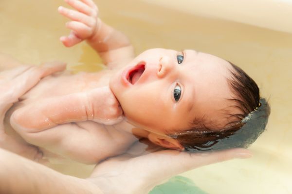 choosing baby bath products